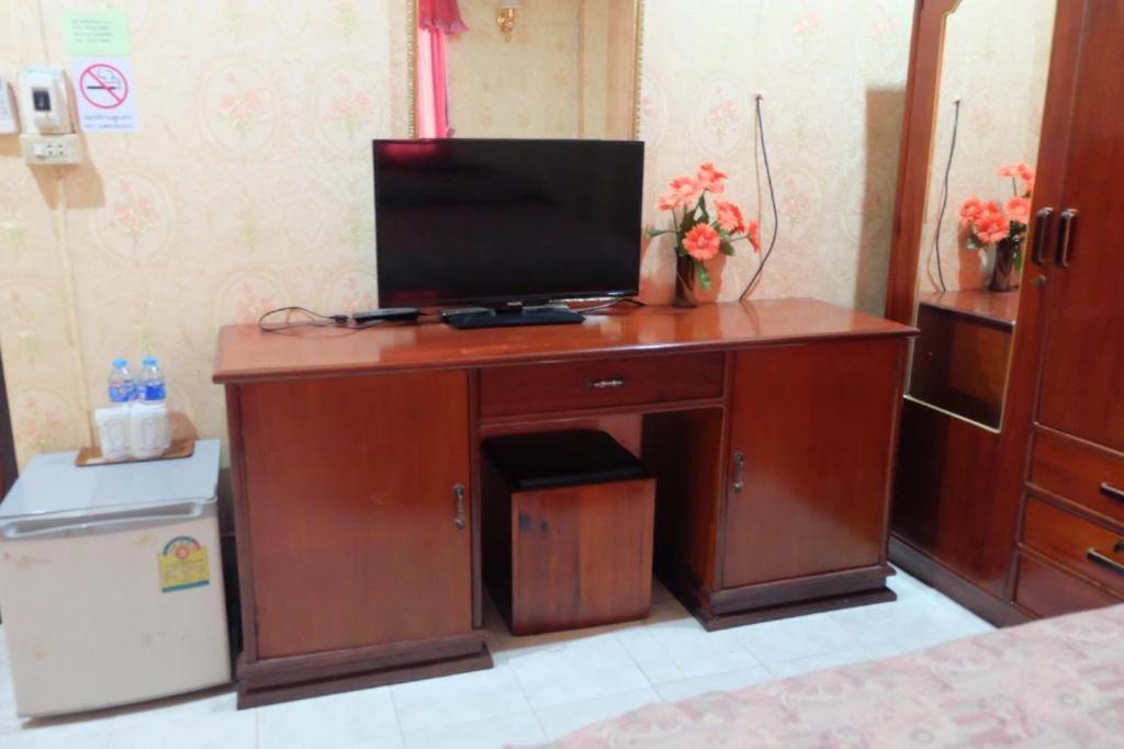 Thaveesinh Hotel Ban Houayxay Exterior foto